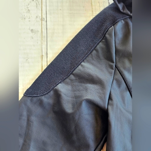 Victoria's Secret VSX SPORT Black Zip Up Hoodie Jacket Coat with Pockets Size S - Picture 7 of 12